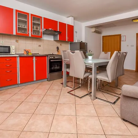 Apartament Ema