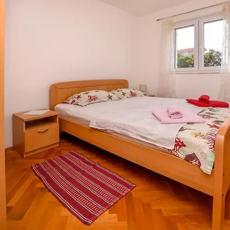 Apartament Ema Ražanj