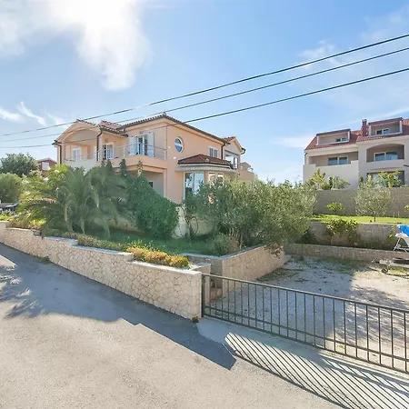 Apartament Ema Ražanj